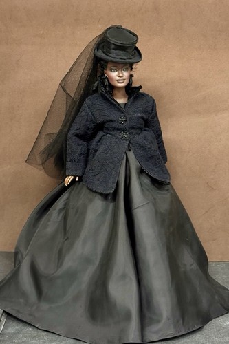 Lady agatha danbury ooak - agatha,